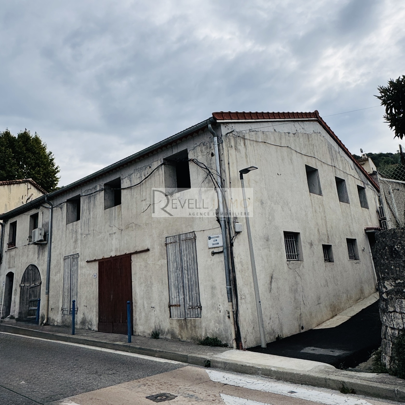 Appartement 4 pièces 100 m² · à Tourrette-Levens · 100 m² · 137 600 €